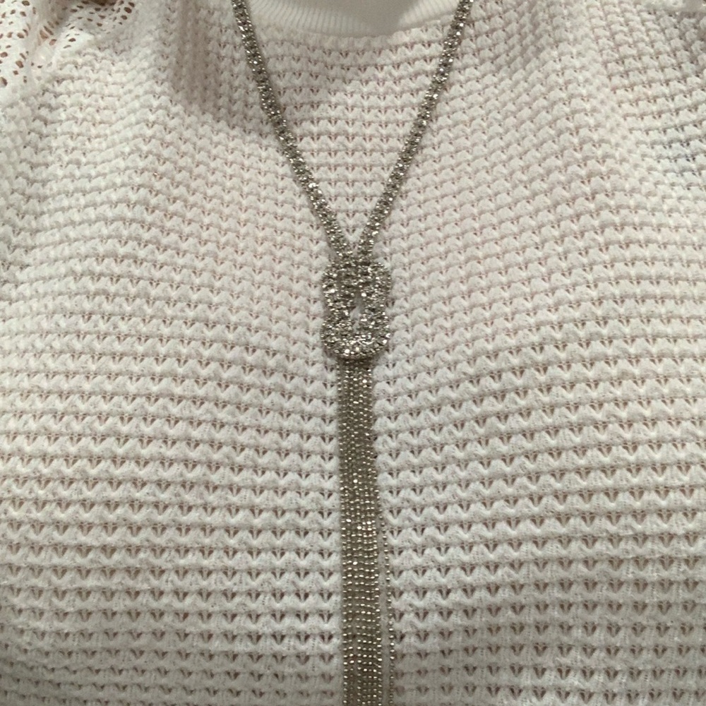 Approx 18” long knotted silver-toned rhinestone lariat necklace